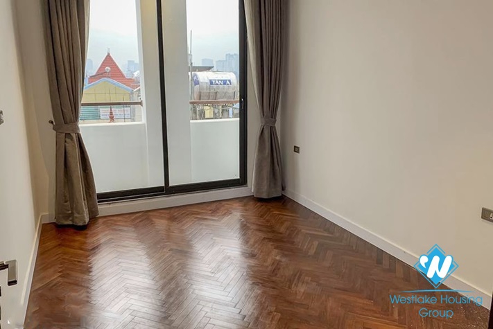Spectacular lake-view 3 bedrooms apartment for rent in Dang Thai Mai area, Tay Ho